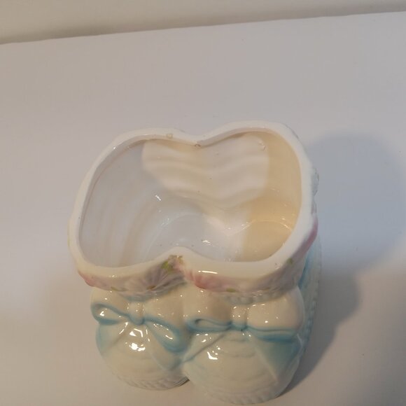 G W Ceramic Planter Baby Boots Booties White Blue Pink Baby Shower T7974 - Picture 9 of 10